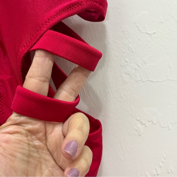 TINIBIKINI SWIMWEAR Women  Red Nylon Stretched Strapped One Piece NEW Size 8 - Picture 4 of 7